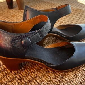 Women’s Easy Spirit Clarice Mary Jane Heel in Navy Blue Sz 8.5